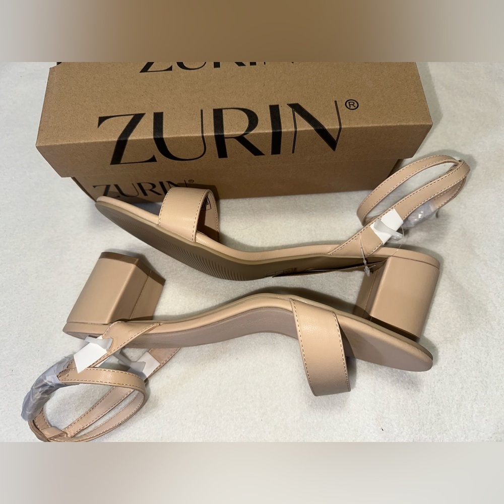 Beige low-heeled sandals for women from the ZURIN brand size 11.          (#71) - Picture 3 of 6